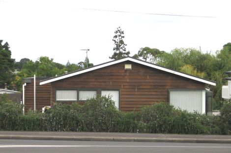 Photo of property in 2/410 Glenfield Road, Glenfield, Auckland, 0629