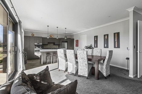 Photo of property in 10 Hanalin Drive, Marton, 4710