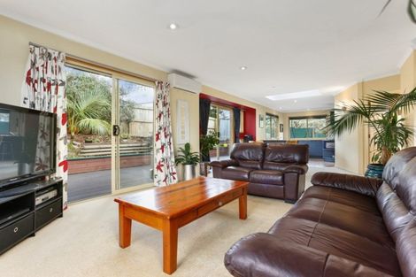 Photo of property in 1/7 Wiriana Place, Stanmore Bay, Whangaparaoa, 0932