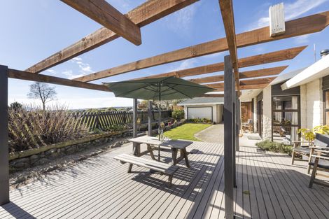 Photo of property in 61 Turitea Road, Fitzherbert, Palmerston North, 4472