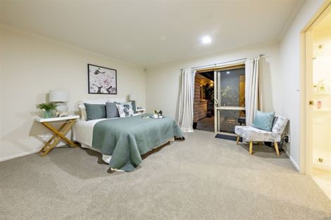 Photo of property in 2 Moravale Lane, Flat Bush, Auckland, 2016