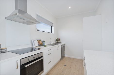 Photo of property in 5/5 Peachgrove Road, Te Atatu Peninsula, Auckland, 0610