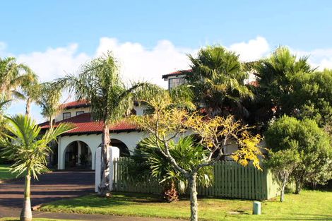 Photo of property in 10 Stevenson Way, Cockle Bay, Auckland, 2014