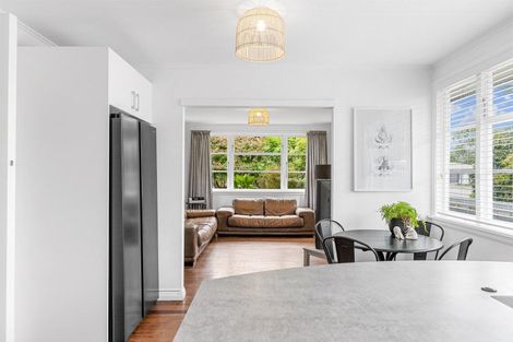 Photo of property in 12 Norwich Place, Awapuni, Palmerston North, 4412