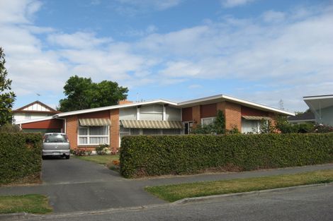 Photo of property in 52 Glenharrow Avenue, Avonhead, Christchurch, 8042