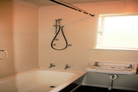 Photo of property in 11 Westland Street, Green Island, Dunedin, 9018