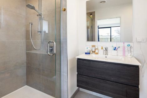 Photo of property in 2/15 Mears Road, Saint Andrews, Hamilton, 3200