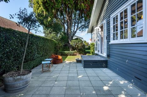 Photo of property in 379a Devonport Road, Tauranga South, Tauranga, 3112