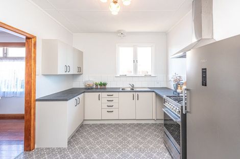 Photo of property in 73 Fitzherbert Avenue, Tawhero, Whanganui, 4501