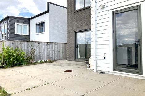 Photo of property in 66 Manutewhau Road, Massey, Auckland, 0614