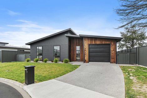 Photo of property in 15 Nathan Lane, Masterton, 5810