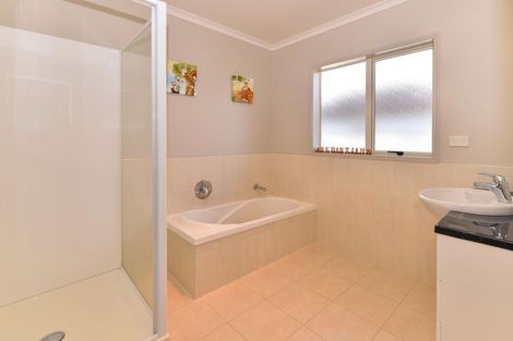 Photo of property in 9 Brechin Place, Wattle Downs, Auckland, 2103