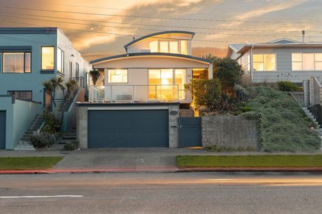 Photo of property in 378 Marine Parade, South New Brighton, Christchurch, 8062