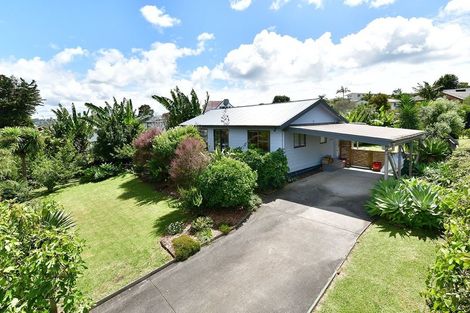 Photo of property in 33 Jelas Road, Red Beach, 0932