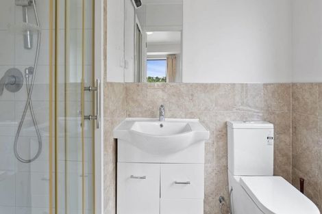 Photo of property in 30 Mannering Place, Hillcrest, Auckland, 0627