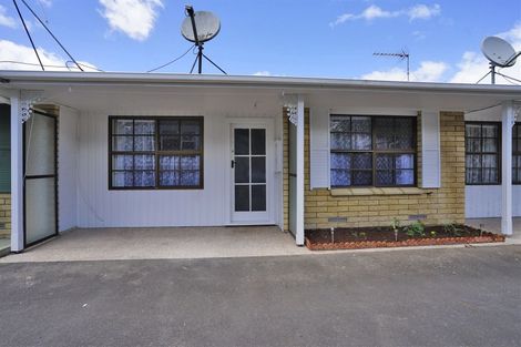 Photo of property in 2/877 Heaphy Terrace, Claudelands, Hamilton, 3214