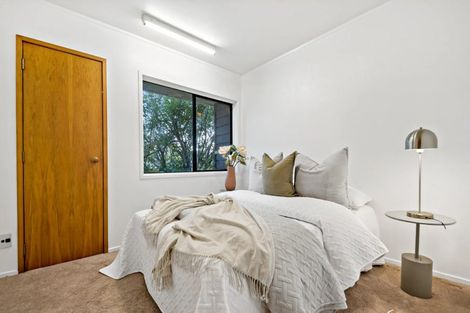 Photo of property in 40 Pigeon Mountain Road, Half Moon Bay, Auckland, 2012