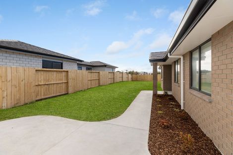 Photo of property in 45 Kaurinui Crescent, One Tree Point, 0118