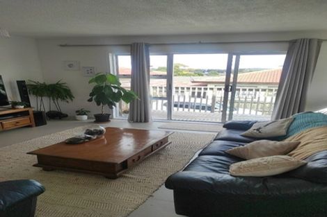 Photo of property in 2/6 Benygloe Place, Highland Park, Auckland, 2010