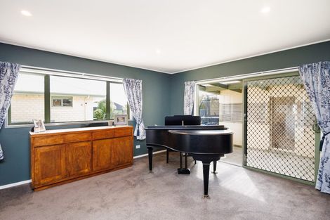 Photo of property in 4 Paradise Avenue, Feilding, 4775