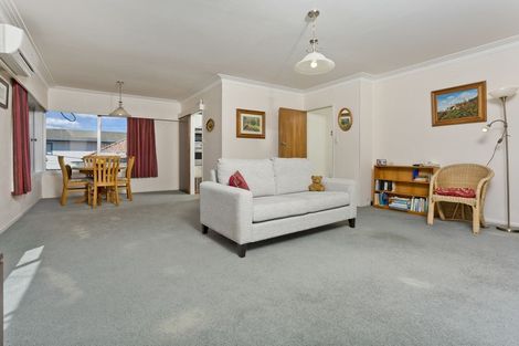 Photo of property in 1/11 Bayview Road, Hauraki, Auckland, 0622