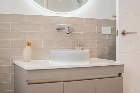 Photo of property in 70c Heretaunga Square, Silverstream, Upper Hutt, 5019