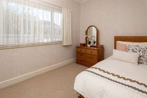 Photo of property in 69 Pah Road, Cockle Bay, Auckland, 2014