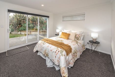 Photo of property in 33 Golf Vue Place, Castlecliff, Whanganui, 4501