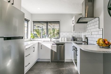 Photo of property in 17 Bucksburn Place, Greenmeadows, Napier, 4112