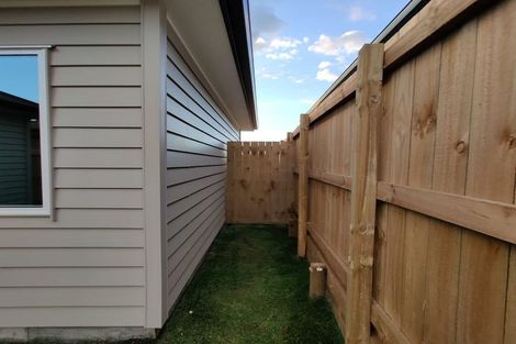 Photo of property in 23 Kapowai Boulevard, Takanini, 2112