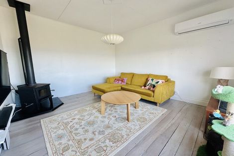 Photo of property in 438 The Esplanade, Island Bay, Wellington, 6023