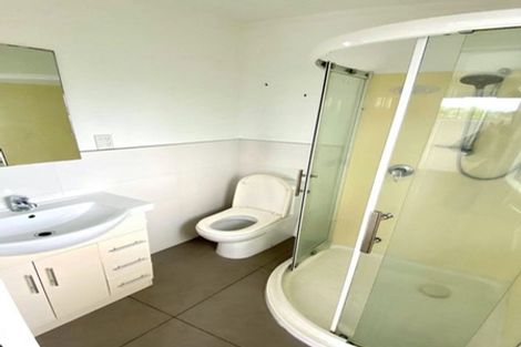 Photo of property in 11 Sumich Place, West Harbour, Auckland, 0618