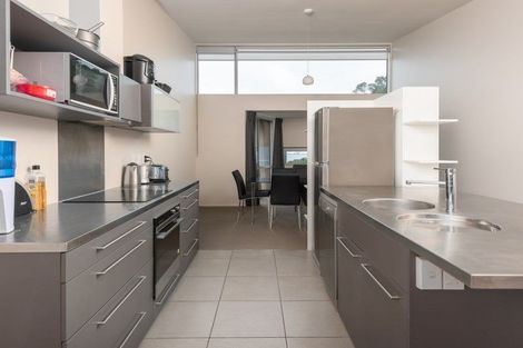 Photo of property in 15a Onslow Road, Khandallah, Wellington, 6035