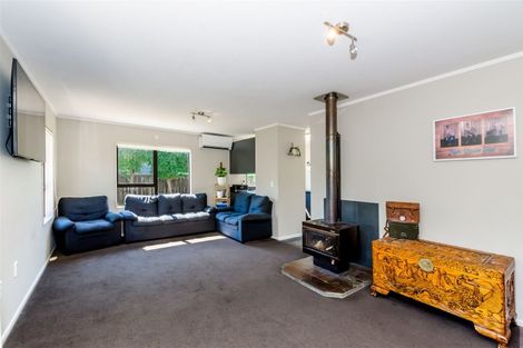 Photo of property in 12 Hookway Grove, Paraparaumu, 5032