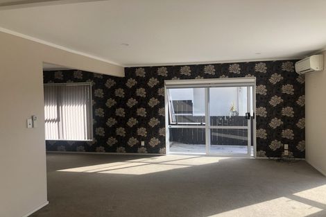 Photo of property in 1/14 Silkwood Grove, Totara Heights, Auckland, 2105