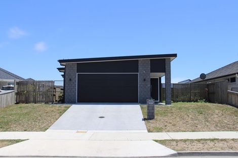 Photo of property in 9 Kotiate Street, Papamoa Beach, Papamoa, 3118