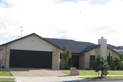 Photo of property in 105 Wayne Francis Drive, Flat Bush, Auckland, 2016