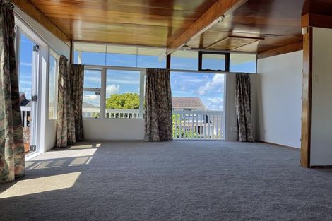 Photo of property in 81 Forrest Hill Road, Milford, Auckland, 0620