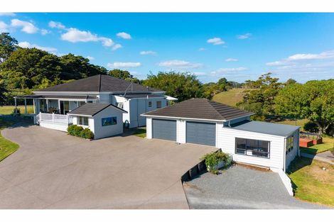 Photo of property in 72 Hermitage Road, Waiuku, 2682