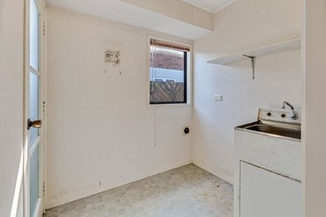 Photo of property in 31a The Esplanade, Eastern Beach, Auckland, 2012