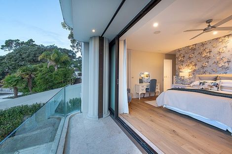 Photo of property in 2/214a Lake Road, Hauraki, Auckland, 0622