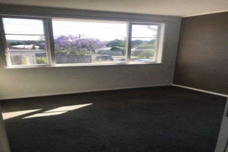 Photo of property in 7 Kiernan Place, Kelston, Auckland, 0602