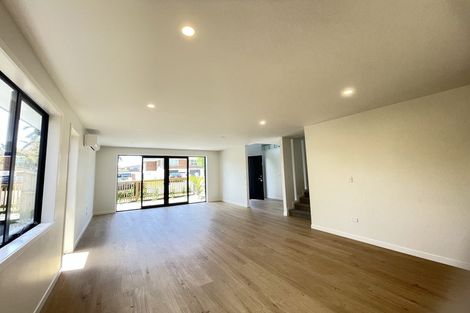 Photo of property in 16 The Anchorage, Sunnyhills, Auckland, 2010