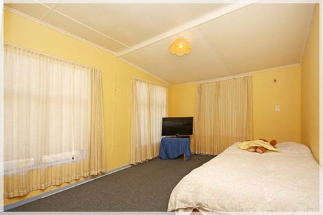 Photo of property in 6 Dustin Street, Foxton Beach, Foxton, 4815