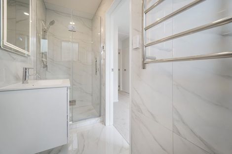 Photo of property in 2/11 Stottholm Road, Titirangi, Auckland, 0604