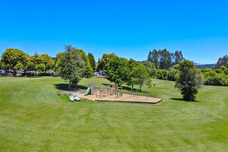 Photo of property in 1 Kamahi Place, Pukehangi, Rotorua, 3015