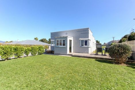 Photo of property in 186 Seaview Road, Westown, New Plymouth, 4310