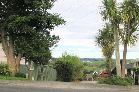 Photo of property in 2/119 Sandspit Road, Shelly Park, Auckland, 2014