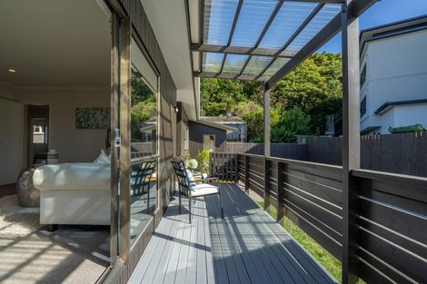 Photo of property in 1/11 Woodlands Crescent, Browns Bay, Auckland, 0630