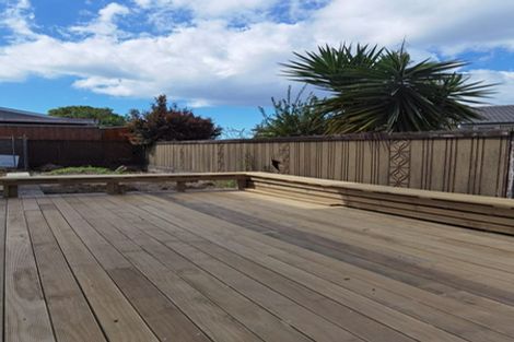 Photo of property in 13a Blue Way, Glendene, Auckland, 0602